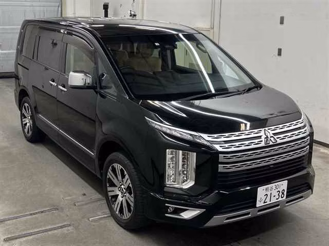 MITSUBISHI DELICA D:5