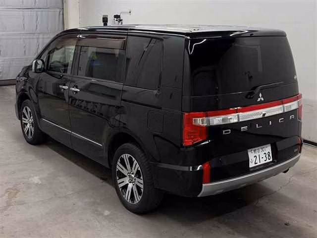 MITSUBISHI DELICA D:5