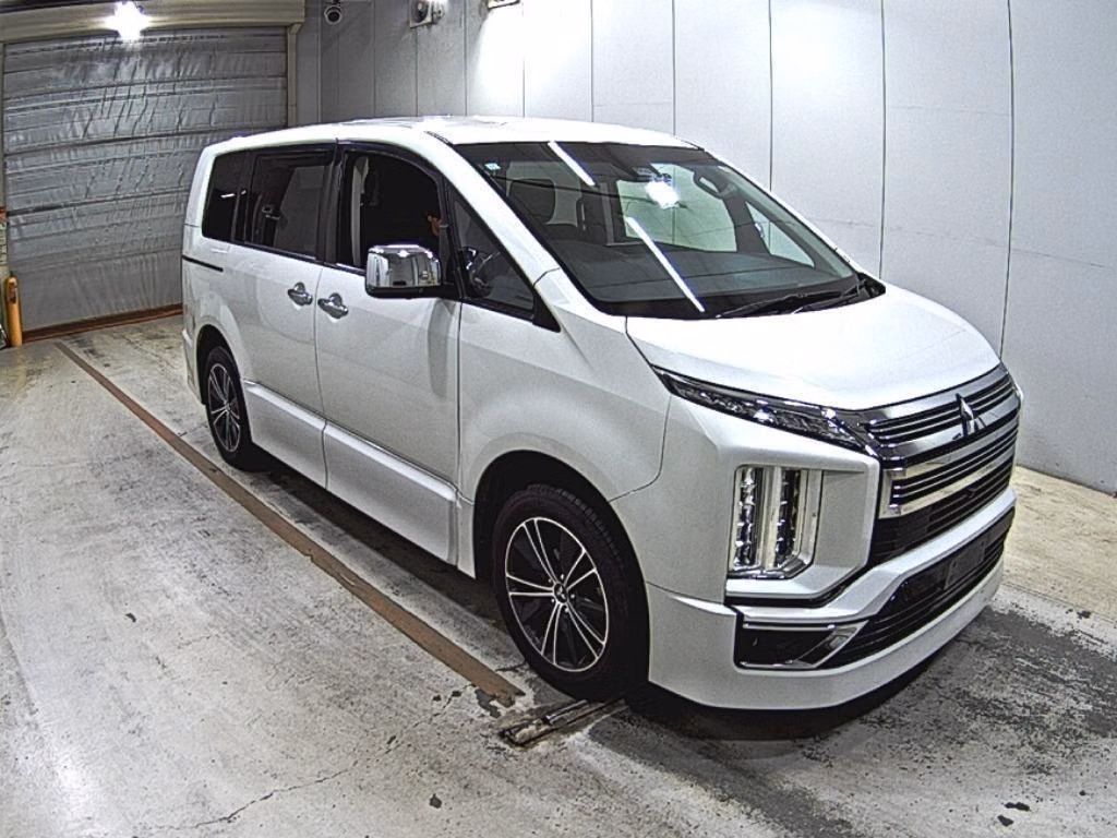 MITSUBISHI DELICA D:5