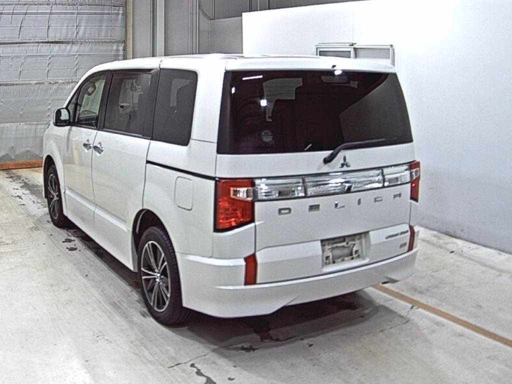 MITSUBISHI DELICA D:5