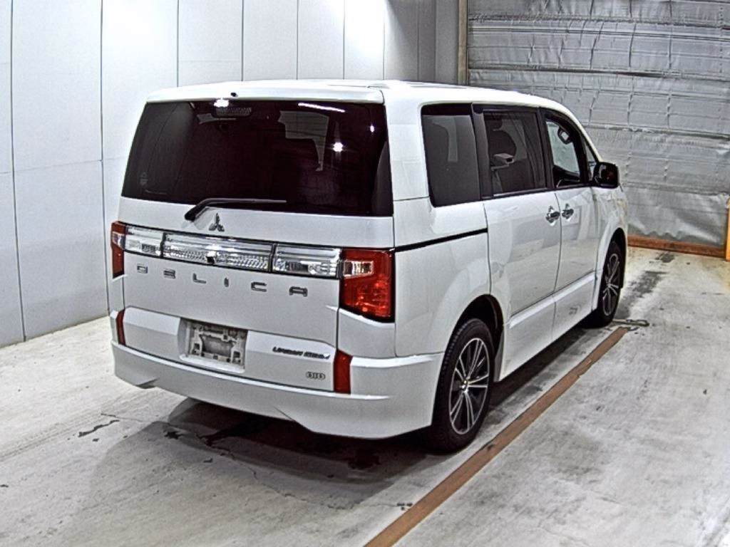 MITSUBISHI DELICA D:5