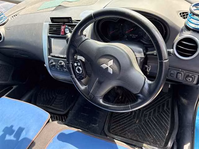 MITSUBISHI COLT