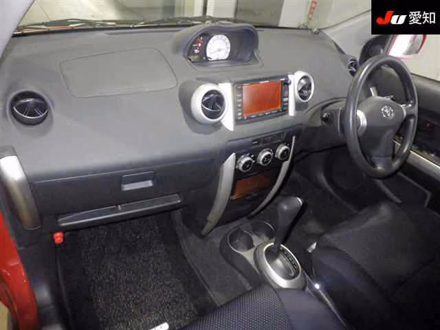 TOYOTA IST