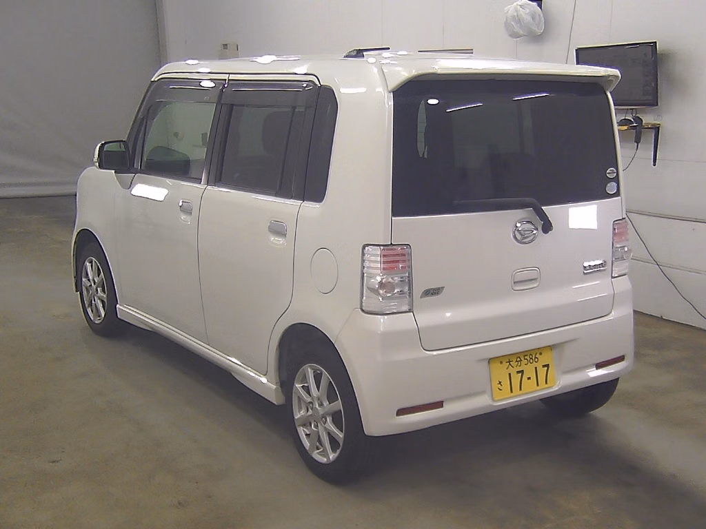 DAIHATSU MOVE CONTE