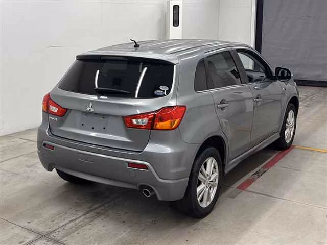 MITSUBISHI RVR
