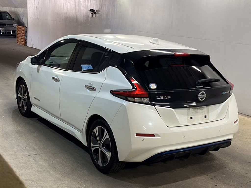 NISSAN LEAF