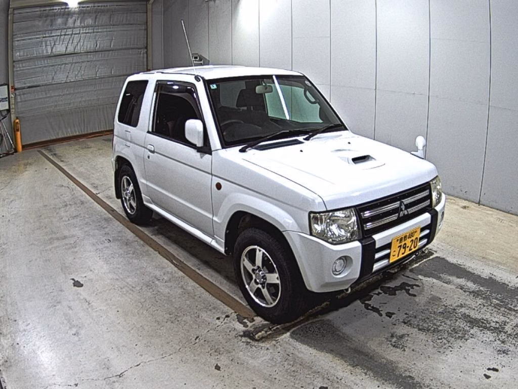 MITSUBISHI PAJERO MINI