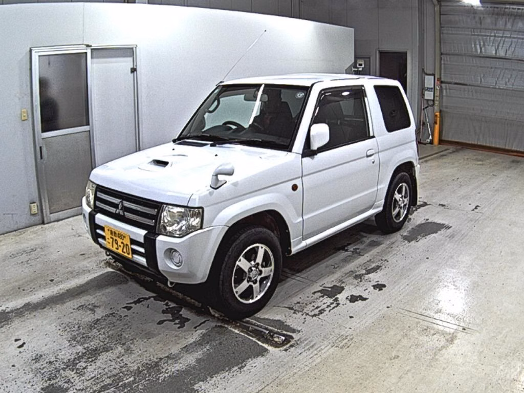 MITSUBISHI PAJERO MINI