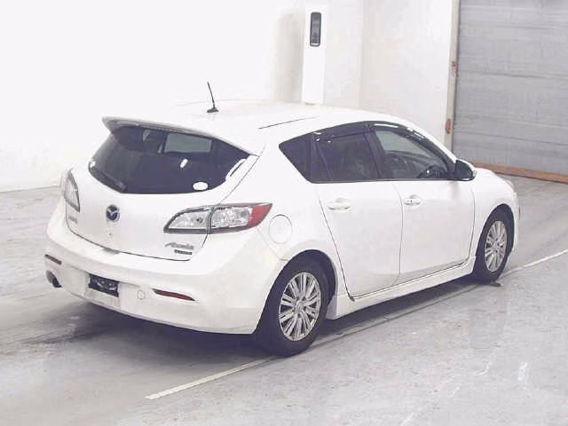 MAZDA AXELA