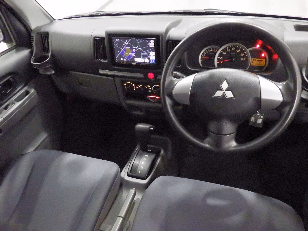 MITSUBISHI MINICAB