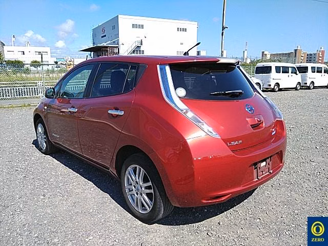 NISSAN LEAF