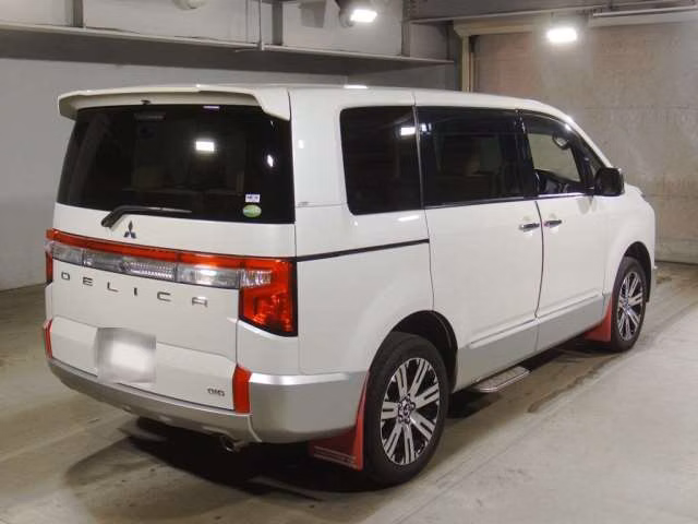 MITSUBISHI DELICA D:5