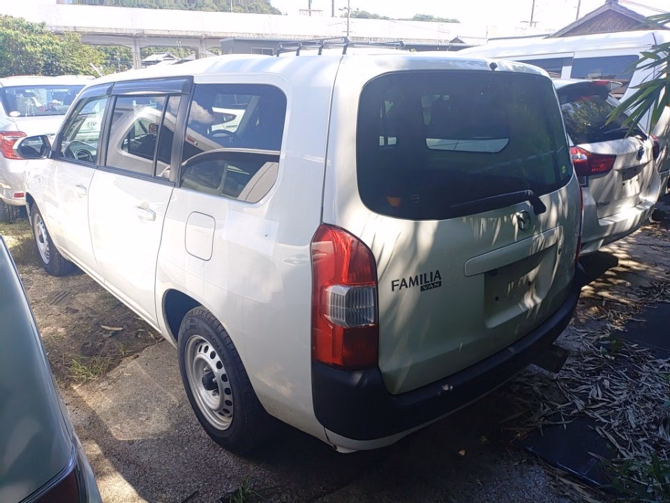 MAZDA FAMILIA
