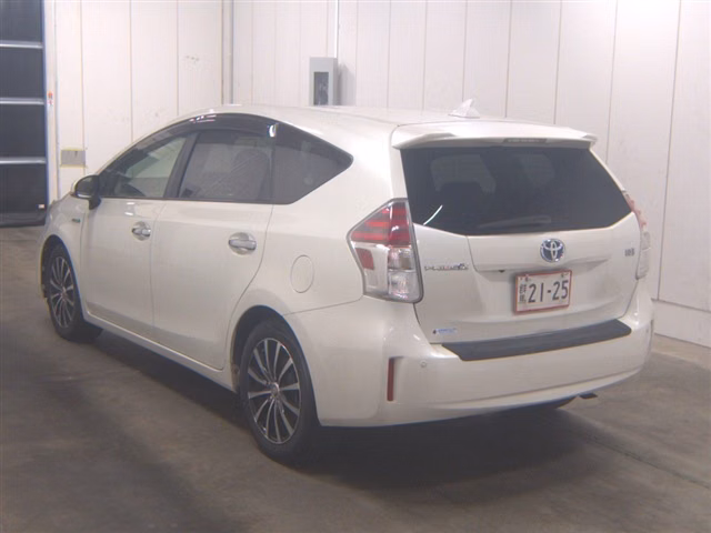 TOYOTA PRIUS ALPHA
