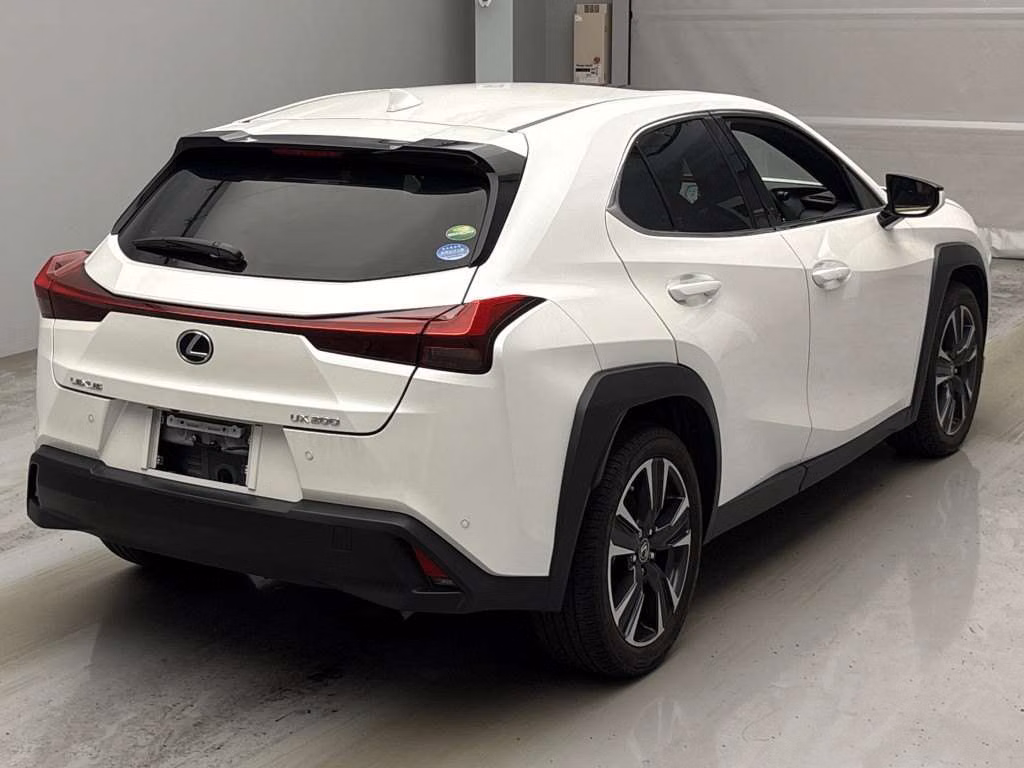 LEXUS UX200