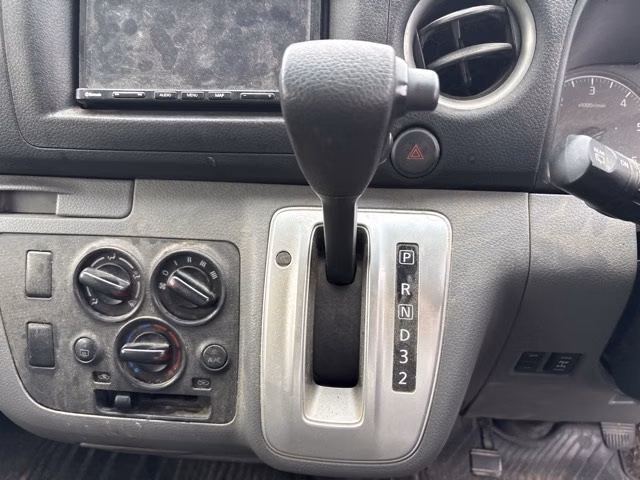 NISSAN NV350 CARAVAN