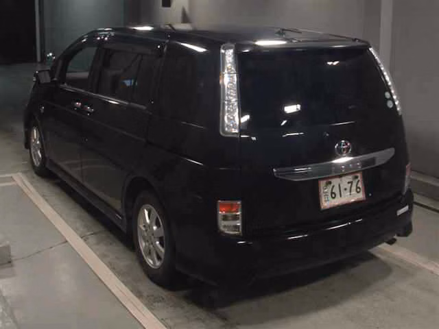 TOYOTA ISIS