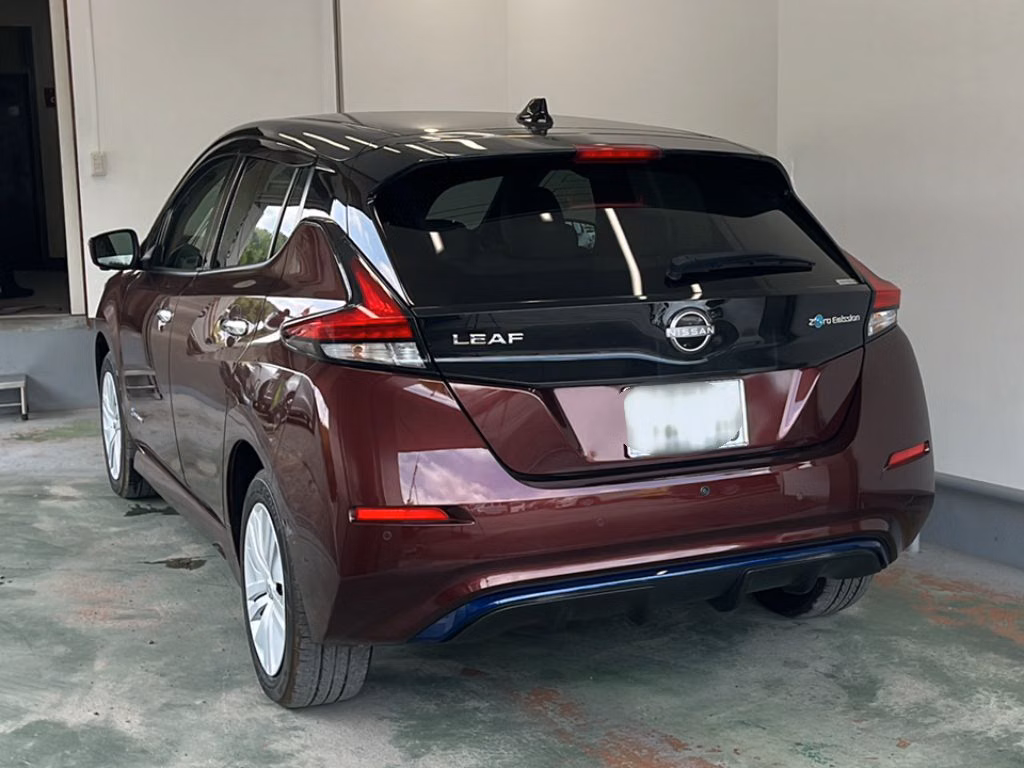 NISSAN LEAF