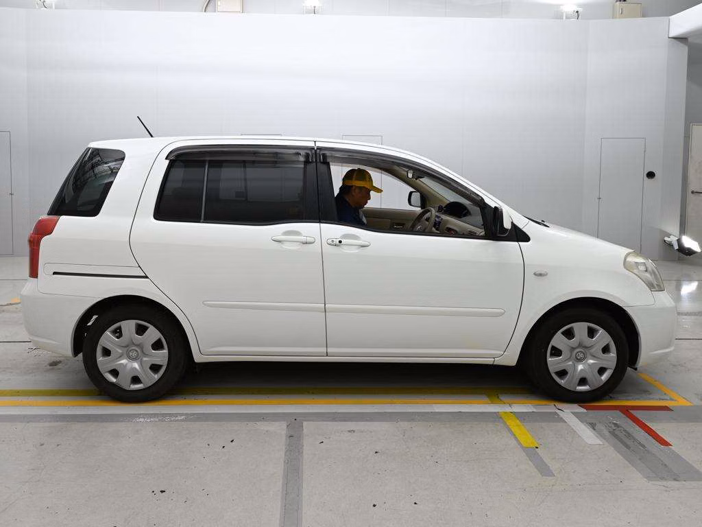 TOYOTA RAUM