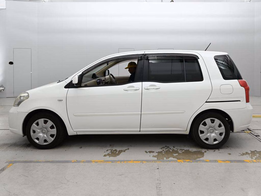 TOYOTA RAUM