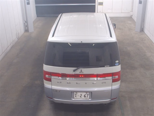 MITSUBISHI DELICA D:5