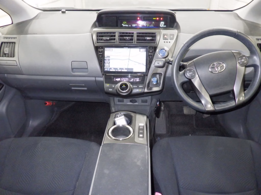 TOYOTA PRIUS ALPHA