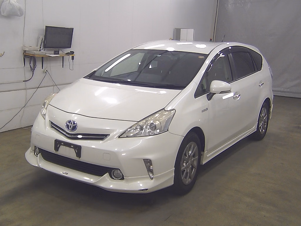 TOYOTA PRIUS ALPHA