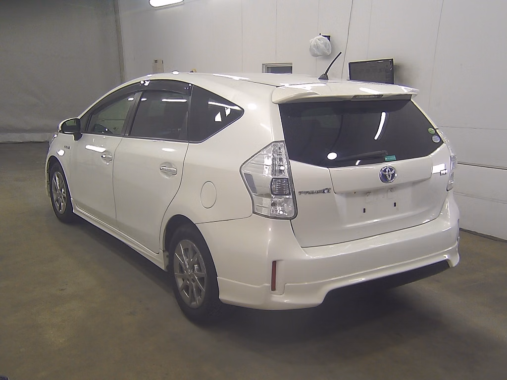 TOYOTA PRIUS ALPHA