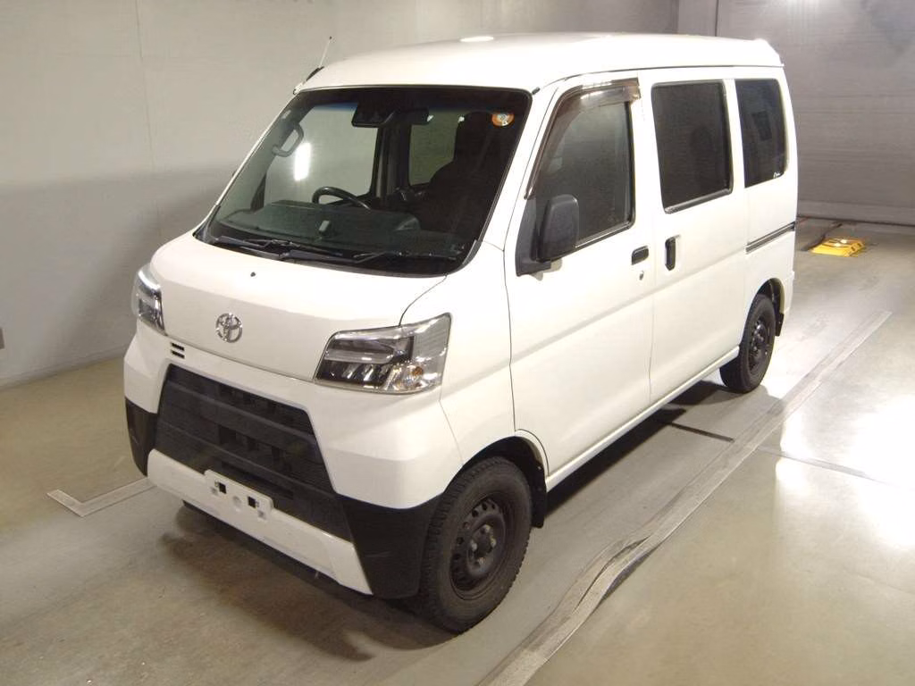 TOYOTA PIXIS VAN