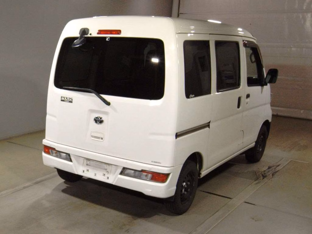 TOYOTA PIXIS VAN