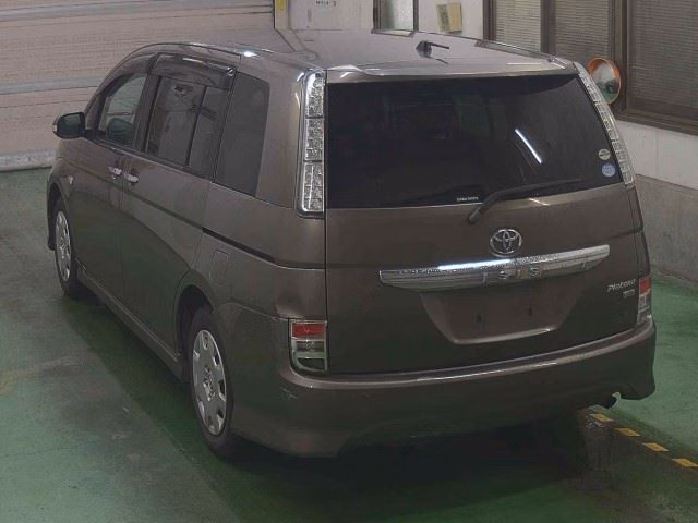 TOYOTA ISIS