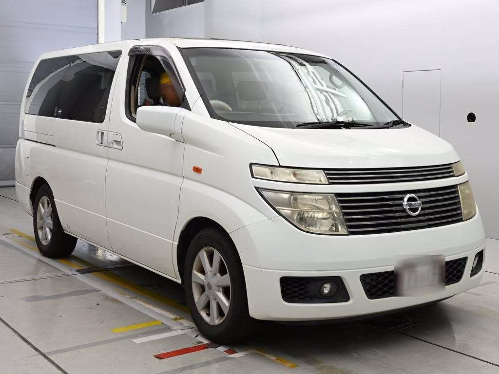 NISSAN ELGRAND