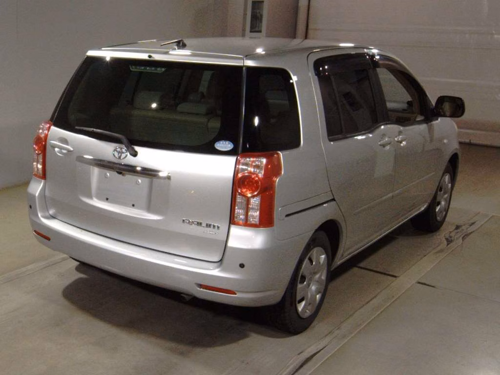 TOYOTA RAUM