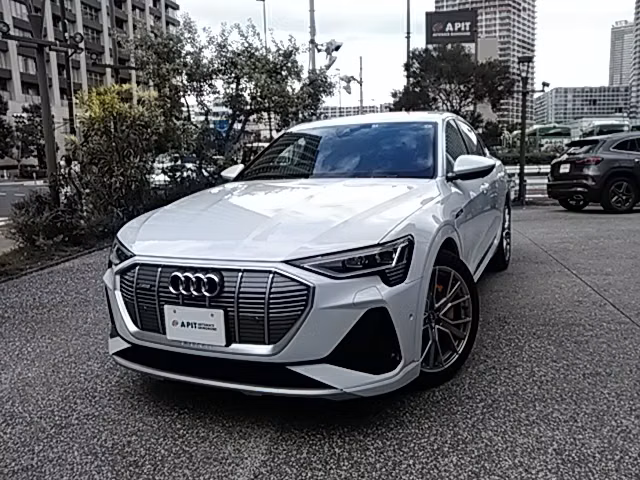 AUDI E-TRON SPORTBACK