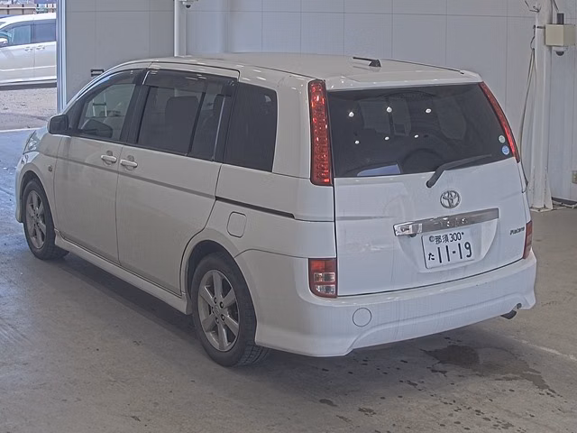 TOYOTA ISIS