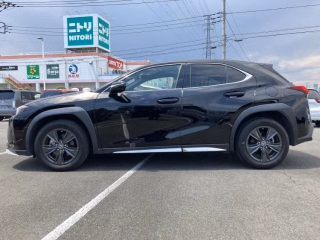 LEXUS UX200