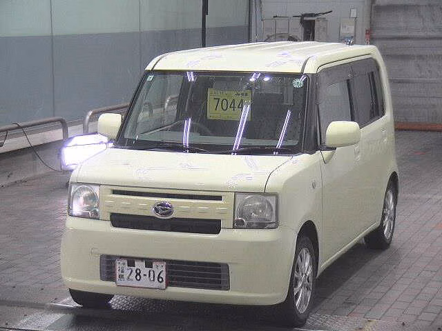 DAIHATSU MOVE CONTE