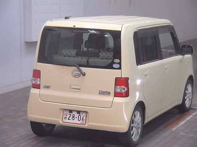 DAIHATSU MOVE CONTE