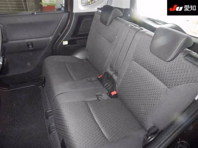 MITSUBISHI DELICA D:2