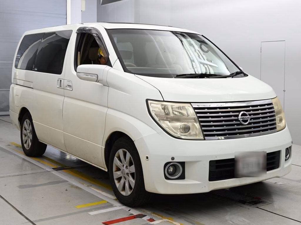 NISSAN ELGRAND