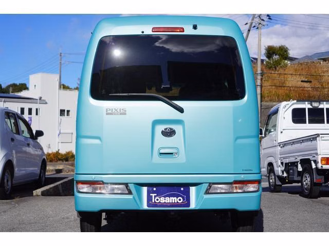 TOYOTA PIXIS VAN
