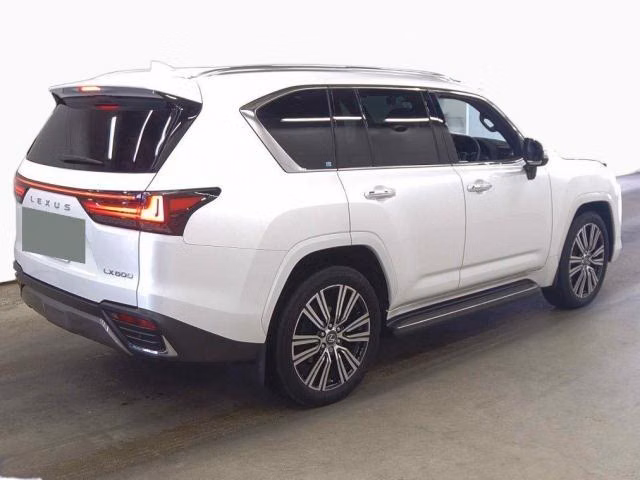 LEXUS LX600