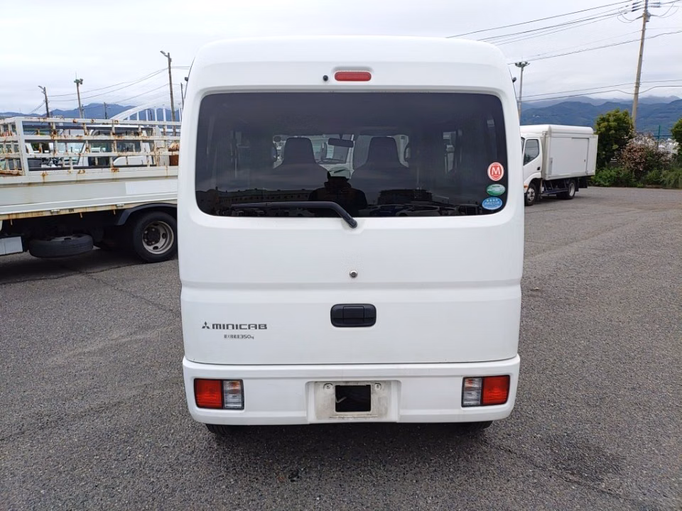 MITSUBISHI MINICAB