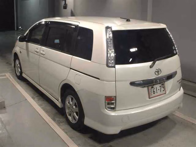 TOYOTA ISIS
