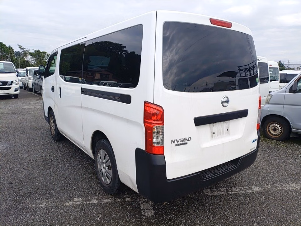 NISSAN NV350 CARAVAN