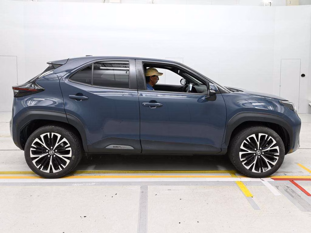 TOYOTA YARIS CROSS