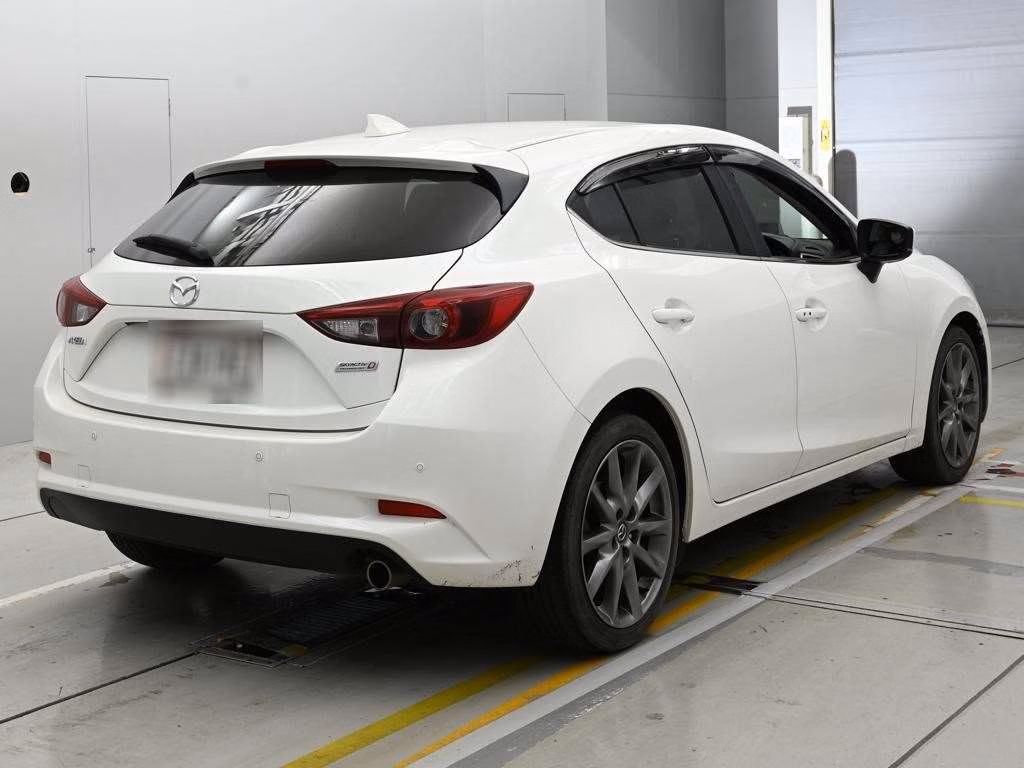MAZDA AXELA