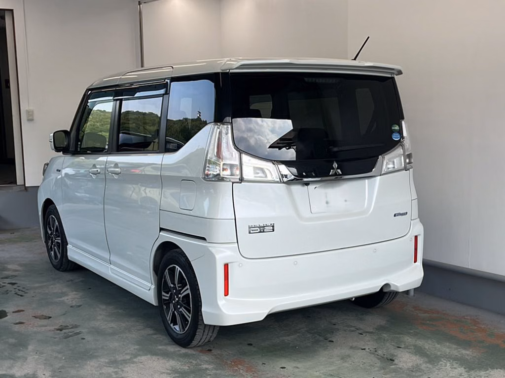 MITSUBISHI DELICA D:2