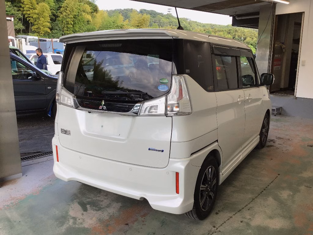 MITSUBISHI DELICA D:2