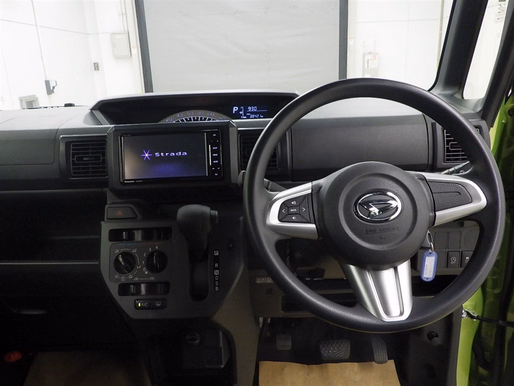 DAIHATSU WAKE